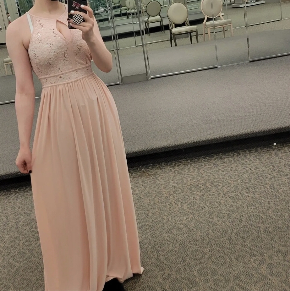 Morgan & Co.  Blush Prom / Wedding dress - Size 4